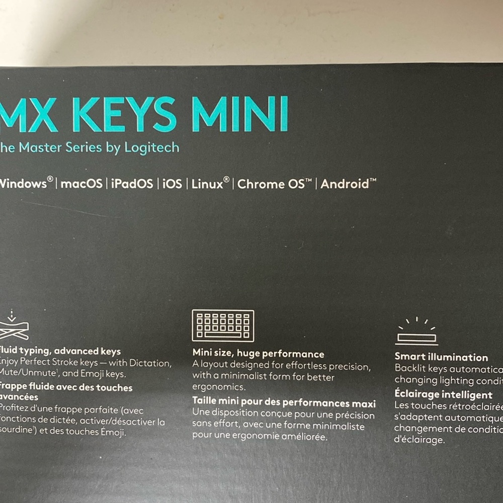 Mini Logitech keyboard - Picture 4 of 5